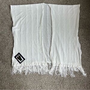 Kendall & James NWT White Lace & Fringe Kimono Shaw, One Size Fits Most